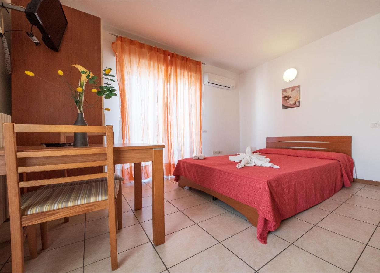 Residence Nobel Rimini Esterno foto